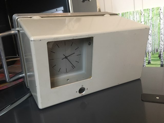 mutteruhr_moser-baer_vorne_hilfiker_gehaeuse_h42_ts_k.jpg